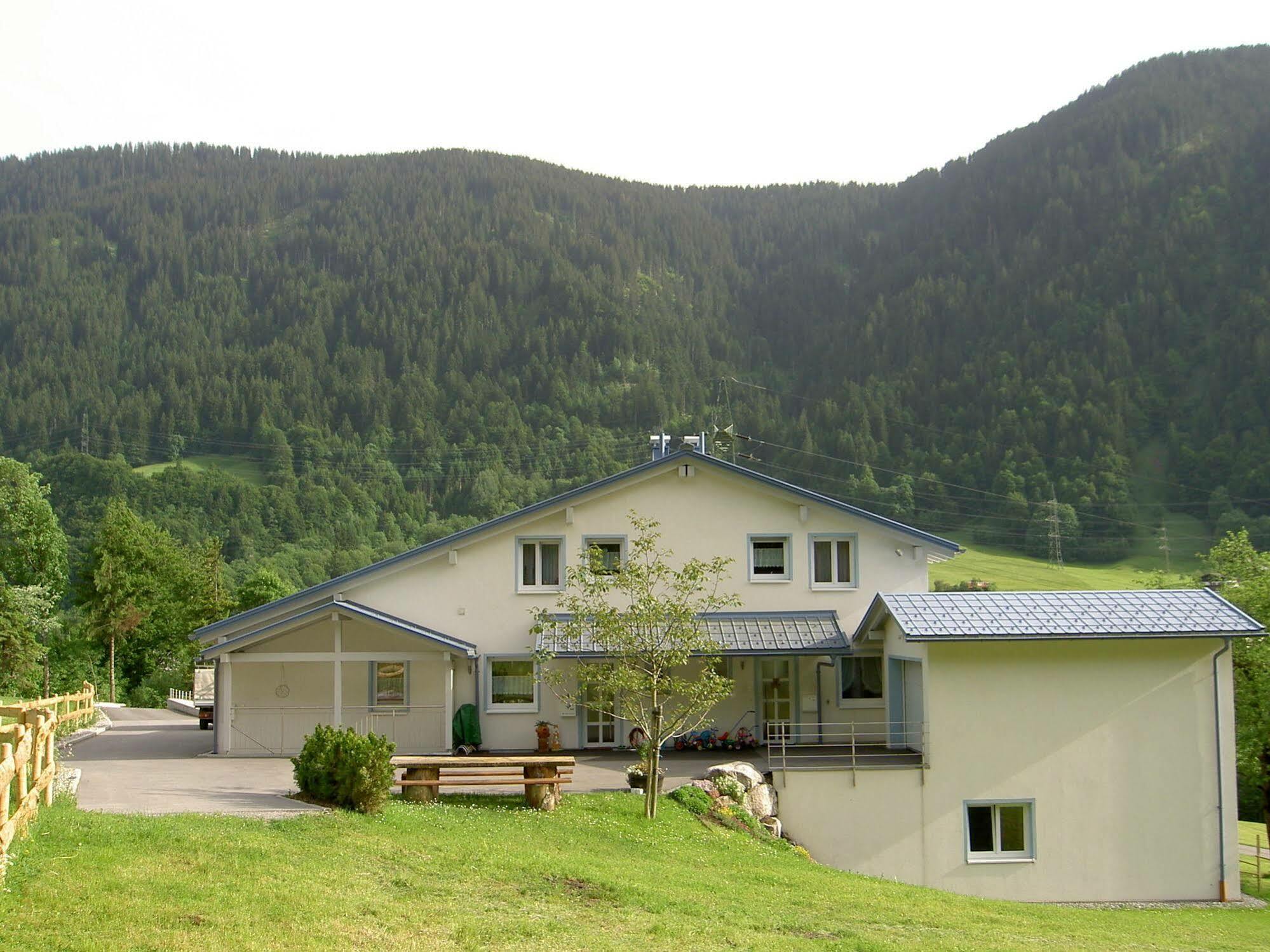 Haus Roecken Apartman Dalaas Kültér fotó